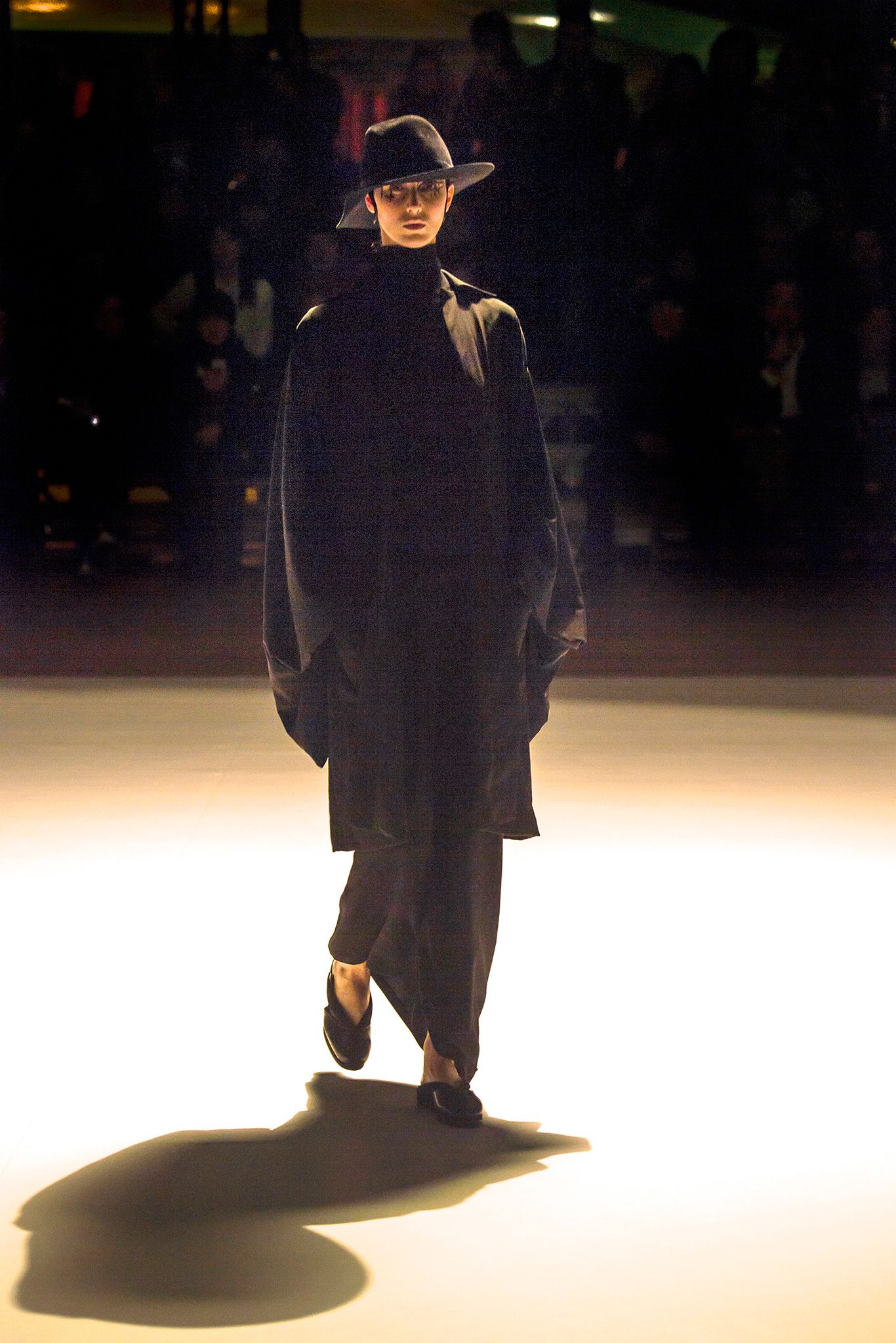 山本耀司 2015 秋冬 look 1